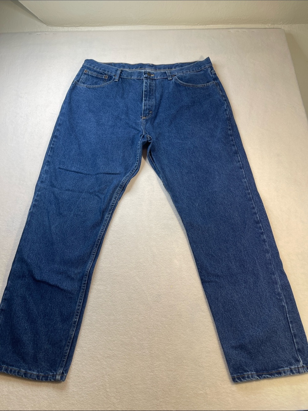 Magellan Outdoors Men's Blue DENIM  Straight-Leg Jeans SIZE 42/32